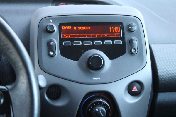 Peugeot 108 1.0 72PK e-VTi ACTIVE | AIRCO | BLUETOOTH AUDIO | AUX/USB AANSLUITING | LED DAGRIJVERLICHTING | MISTLAMPEN | GETINTE RUITEN |