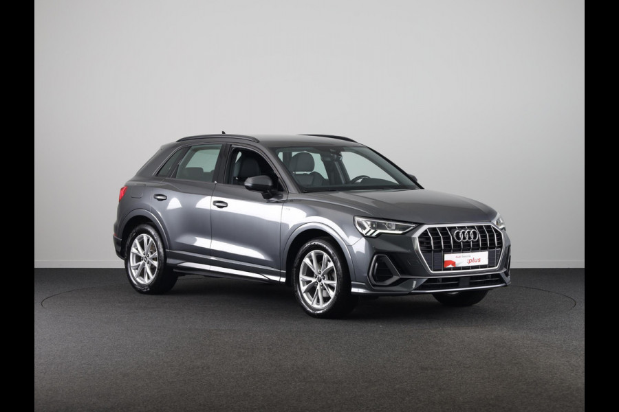 Audi Q3 35 TFSI S edition 150pk S-tronic | Navigatie | Keyless entry | Apple Carplay -/ Android auto | Parkeersensoren voor en achter