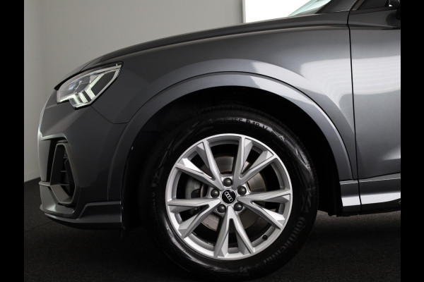 Audi Q3 35 TFSI S edition 150pk S-tronic | Navigatie | Keyless entry | Apple Carplay -/ Android auto | Parkeersensoren voor en achter