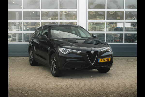 Alfa Romeo Stelvio 2.0 Turbo Aut. AWD 200pk Super | Navi | Apple Carplay | 19" | Winter Pack | Camera | Xenon | Elektr. A-Klep Alfa Romeo Stelvio 2.0 Turbo Aut. AWD 200pk Super | Navi | Apple Carplay | 19" | Winter Pack | Camera | Xenon | Elektr. A-Klep