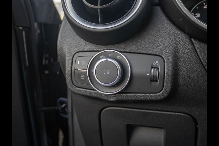 Alfa Romeo Stelvio 2.0 Turbo Aut. AWD 200pk Super | Navi | Apple Carplay | 19" | Winter Pack | Camera | Xenon | Elektr. A-Klep Alfa Romeo Stelvio 2.0 Turbo Aut. AWD 200pk Super | Navi | Apple Carplay | 19" | Winter Pack | Camera | Xenon | Elektr. A-Klep