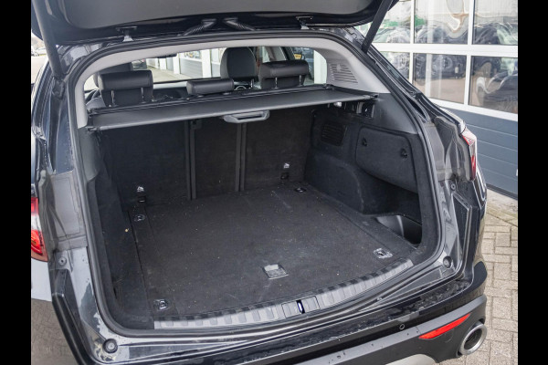 Alfa Romeo Stelvio 2.0 Turbo Aut. AWD 200pk Super | Navi | Apple Carplay | 19" | Winter Pack | Camera | Xenon | Elektr. A-Klep Alfa Romeo Stelvio 2.0 Turbo Aut. AWD 200pk Super | Navi | Apple Carplay | 19" | Winter Pack | Camera | Xenon | Elektr. A-Klep