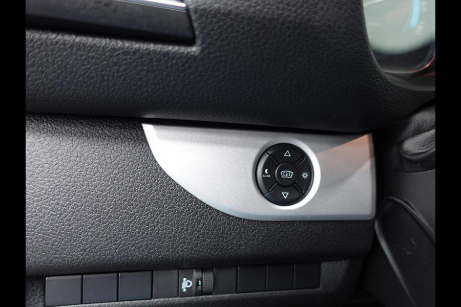 Opel Vivaro-e Combi L2H1 75 kWh e-Zafira 8 persoons  Navigatie Airco Dab  Camera 360  Cruise control  Dab  Lichtmetalen velgen Stoelverwarming