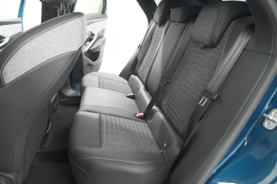 Peugeot 3008 Hybrid 136 e-DSC6 Allure | Camera | Apple Carplay | Parkeersensoren Peugeot 3008 Hybrid 136 e-DSC6 Allure | Camera | Apple Carplay | Parkeersensoren