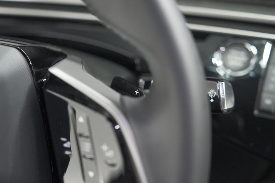 Peugeot 3008 Hybrid 136 e-DSC6 Allure | Camera | Apple Carplay | Parkeersensoren Peugeot 3008 Hybrid 136 e-DSC6 Allure | Camera | Apple Carplay | Parkeersensoren