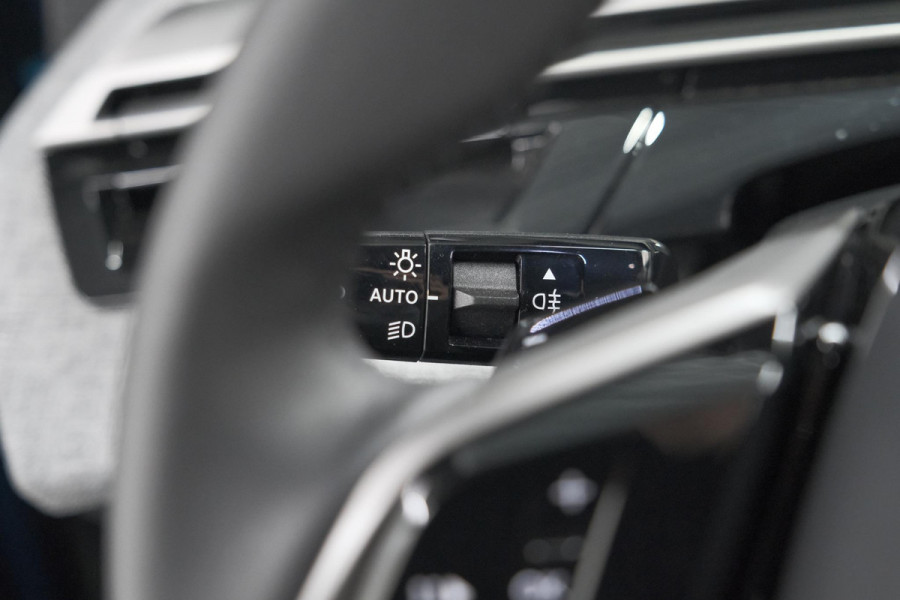 Peugeot 3008 Hybrid 136 e-DSC6 Allure | Camera | Apple Carplay | Parkeersensoren Peugeot 3008 Hybrid 136 e-DSC6 Allure | Camera | Apple Carplay | Parkeersensoren