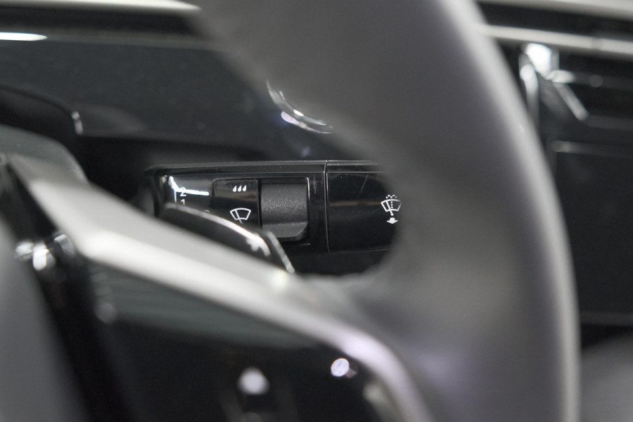 Peugeot 3008 Hybrid 136 e-DSC6 Allure | Camera | Apple Carplay | Parkeersensoren Peugeot 3008 Hybrid 136 e-DSC6 Allure | Camera | Apple Carplay | Parkeersensoren