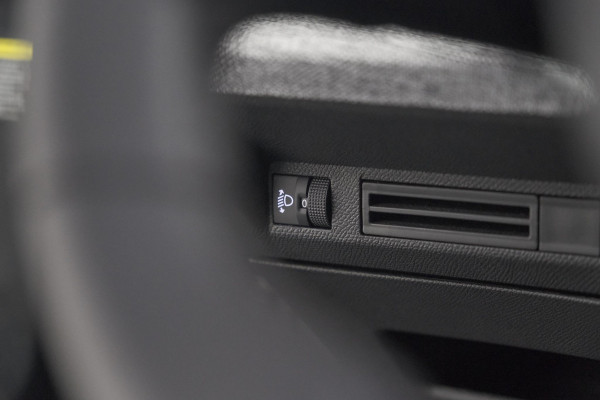 Peugeot 3008 Hybrid 136 e-DSC6 Allure | Camera | Apple Carplay | Parkeersensoren Peugeot 3008 Hybrid 136 e-DSC6 Allure | Camera | Apple Carplay | Parkeersensoren