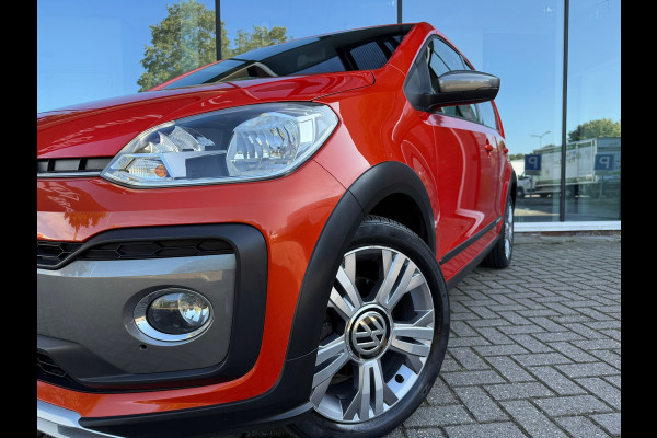 Volkswagen up! 1.0 BMT cross up! - Parkeerhulp - Climate - Cruise - Winterpakket - Org.NL