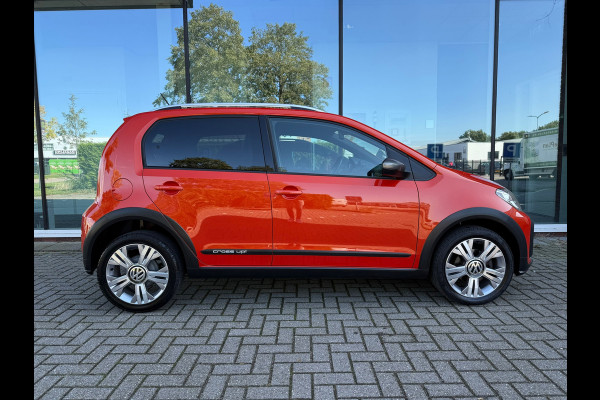 Volkswagen up! 1.0 BMT cross up! - Parkeerhulp - Climate - Cruise - Winterpakket - Org.NL