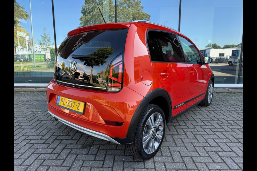 Volkswagen up! 1.0 BMT cross up! - Parkeerhulp - Climate - Cruise - Winterpakket - Org.NL