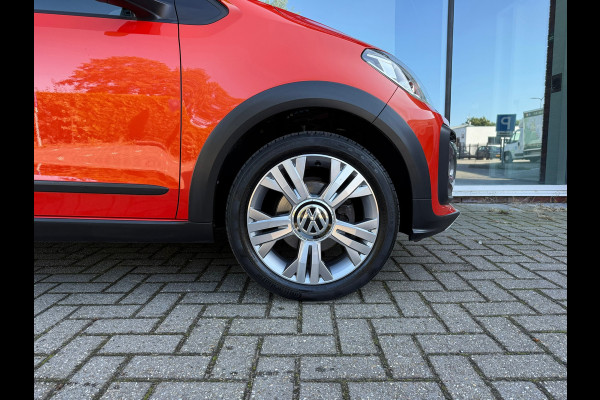 Volkswagen up! 1.0 BMT cross up! - Parkeerhulp - Climate - Cruise - Winterpakket - Org.NL