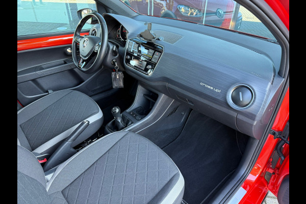 Volkswagen up! 1.0 BMT cross up! - Parkeerhulp - Climate - Cruise - Winterpakket - Org.NL