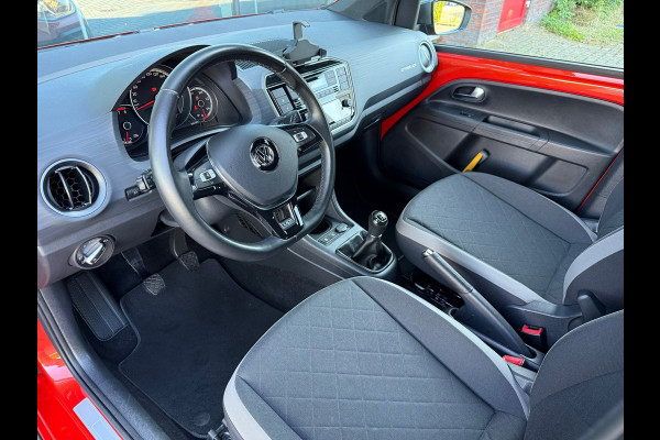 Volkswagen up! 1.0 BMT cross up! - Parkeerhulp - Climate - Cruise - Winterpakket - Org.NL