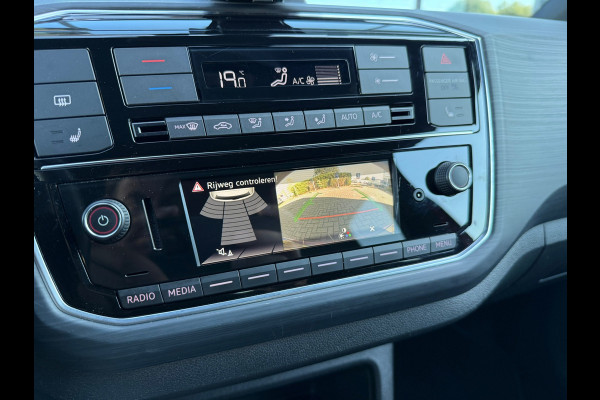 Volkswagen up! 1.0 BMT cross up! - Parkeerhulp - Climate - Cruise - Winterpakket - Org.NL