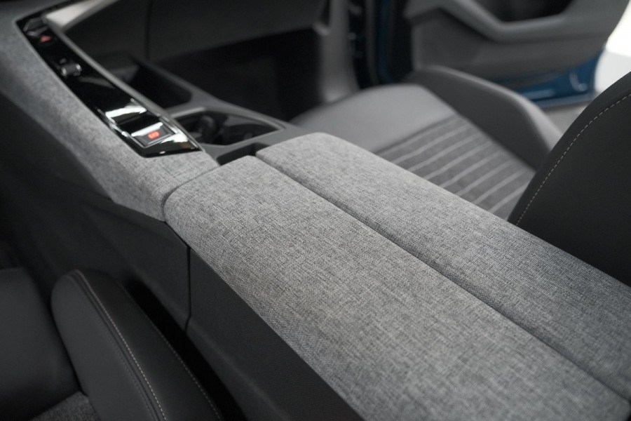 Peugeot 3008 Hybrid 136 e-DSC6 Allure | Camera | Apple Carplay | Parkeersensoren Peugeot 3008 Hybrid 136 e-DSC6 Allure | Camera | Apple Carplay | Parkeersensoren