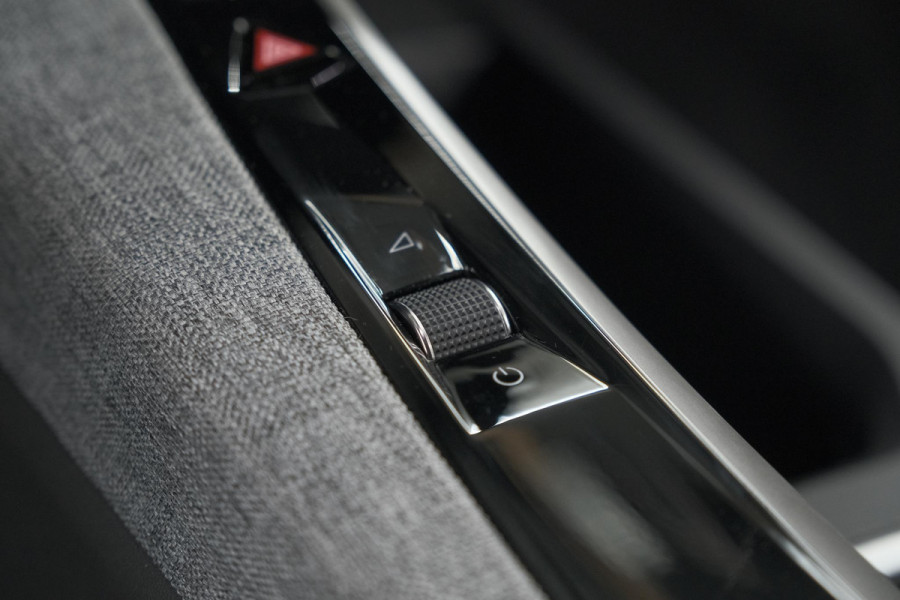 Peugeot 3008 Hybrid 136 e-DSC6 Allure | Camera | Apple Carplay | Parkeersensoren Peugeot 3008 Hybrid 136 e-DSC6 Allure | Camera | Apple Carplay | Parkeersensoren