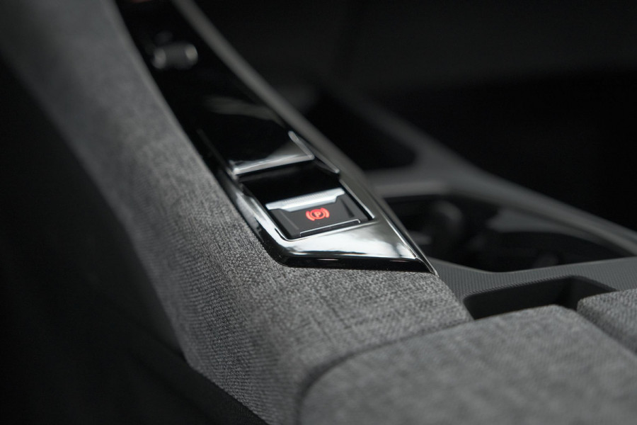 Peugeot 3008 Hybrid 136 e-DSC6 Allure | Camera | Apple Carplay | Parkeersensoren Peugeot 3008 Hybrid 136 e-DSC6 Allure | Camera | Apple Carplay | Parkeersensoren