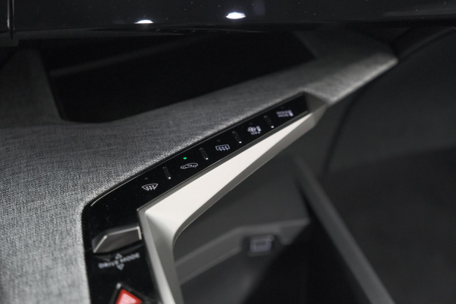 Peugeot 3008 Hybrid 136 e-DSC6 Allure | Camera | Apple Carplay | Parkeersensoren Peugeot 3008 Hybrid 136 e-DSC6 Allure | Camera | Apple Carplay | Parkeersensoren