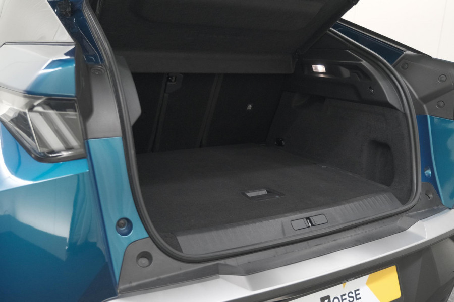 Peugeot 3008 Hybrid 136 e-DSC6 Allure | Camera | Apple Carplay | Parkeersensoren Peugeot 3008 Hybrid 136 e-DSC6 Allure | Camera | Apple Carplay | Parkeersensoren
