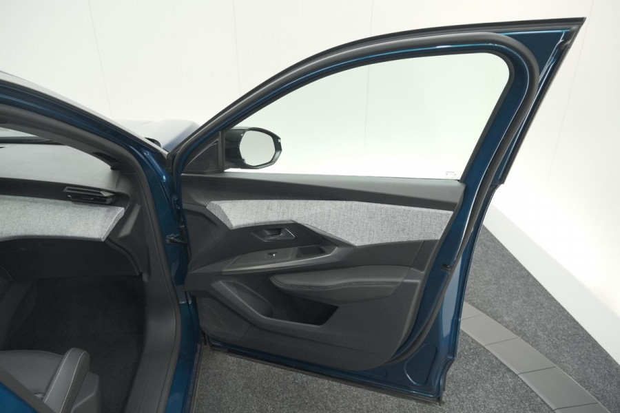 Peugeot 3008 Hybrid 136 e-DSC6 Allure | Camera | Apple Carplay | Parkeersensoren Peugeot 3008 Hybrid 136 e-DSC6 Allure | Camera | Apple Carplay | Parkeersensoren