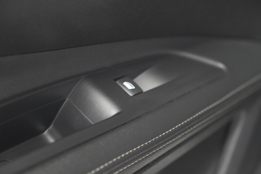 Peugeot 3008 PureTech 130 Allure | Camera | Dodehoekdetectie | Elektronische Kofferklep | Apple Carplay Peugeot 3008 PureTech 130 Allure | Camera | Dodehoekdetectie | Elektronische Kofferklep | Apple Carplay