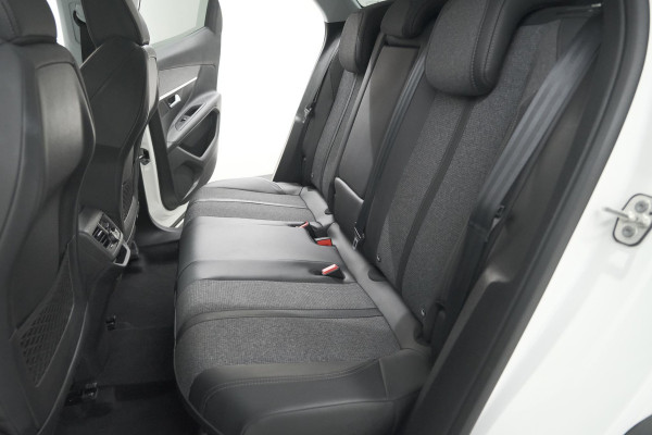 Peugeot 3008 PureTech 130 Allure | Camera | Dodehoekdetectie | Elektronische Kofferklep | Apple Carplay Peugeot 3008 PureTech 130 Allure | Camera | Dodehoekdetectie | Elektronische Kofferklep | Apple Carplay
