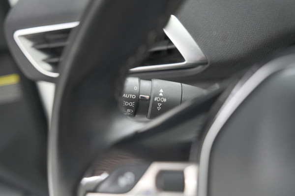 Peugeot 3008 PureTech 130 Allure | Camera | Dodehoekdetectie | Elektronische Kofferklep | Apple Carplay Peugeot 3008 PureTech 130 Allure | Camera | Dodehoekdetectie | Elektronische Kofferklep | Apple Carplay