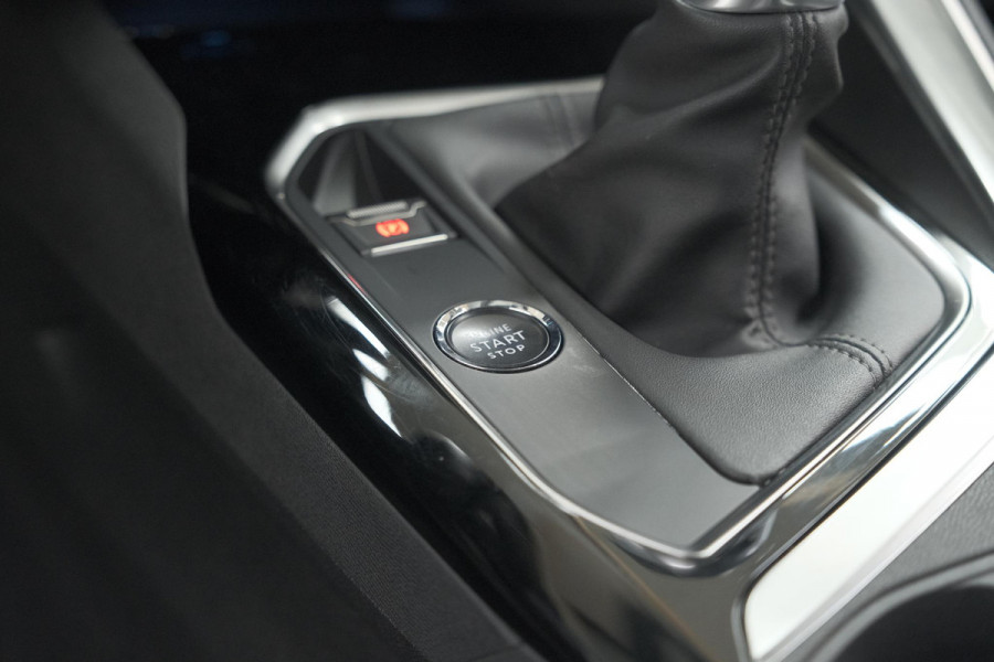 Peugeot 3008 PureTech 130 Allure | Camera | Dodehoekdetectie | Elektronische Kofferklep | Apple Carplay Peugeot 3008 PureTech 130 Allure | Camera | Dodehoekdetectie | Elektronische Kofferklep | Apple Carplay