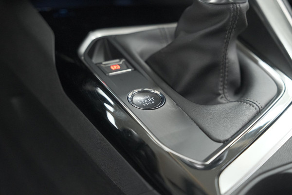 Peugeot 3008 PureTech 130 Allure | Camera | Dodehoekdetectie | Elektronische Kofferklep | Apple Carplay Peugeot 3008 PureTech 130 Allure | Camera | Dodehoekdetectie | Elektronische Kofferklep | Apple Carplay