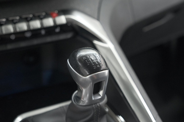Peugeot 3008 PureTech 130 Allure | Camera | Dodehoekdetectie | Elektronische Kofferklep | Apple Carplay Peugeot 3008 PureTech 130 Allure | Camera | Dodehoekdetectie | Elektronische Kofferklep | Apple Carplay