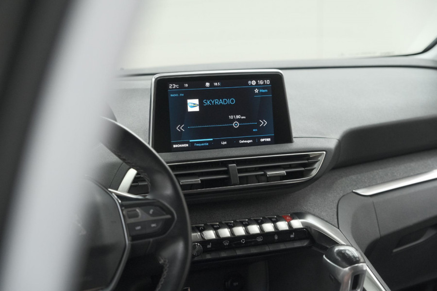 Peugeot 3008 PureTech 130 Allure | Camera | Dodehoekdetectie | Elektronische Kofferklep | Apple Carplay Peugeot 3008 PureTech 130 Allure | Camera | Dodehoekdetectie | Elektronische Kofferklep | Apple Carplay