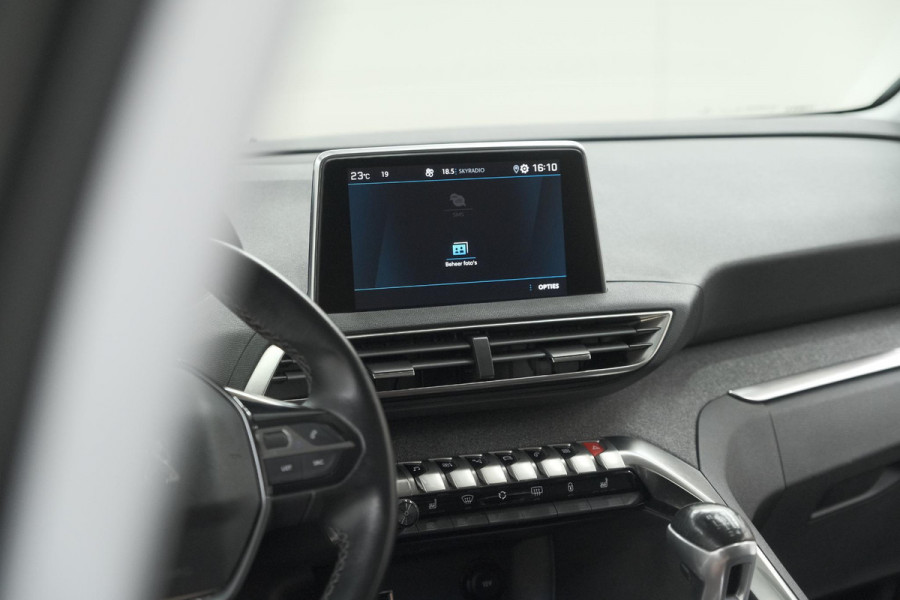 Peugeot 3008 PureTech 130 Allure | Camera | Dodehoekdetectie | Elektronische Kofferklep | Apple Carplay Peugeot 3008 PureTech 130 Allure | Camera | Dodehoekdetectie | Elektronische Kofferklep | Apple Carplay