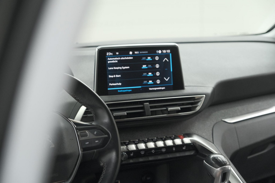 Peugeot 3008 PureTech 130 Allure | Camera | Dodehoekdetectie | Elektronische Kofferklep | Apple Carplay Peugeot 3008 PureTech 130 Allure | Camera | Dodehoekdetectie | Elektronische Kofferklep | Apple Carplay
