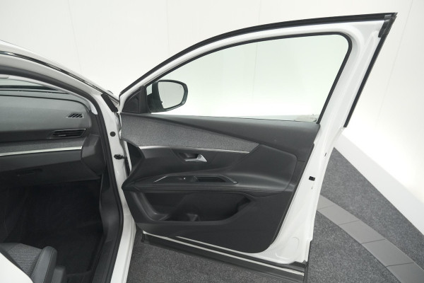 Peugeot 3008 PureTech 130 Allure | Camera | Dodehoekdetectie | Elektronische Kofferklep | Apple Carplay Peugeot 3008 PureTech 130 Allure | Camera | Dodehoekdetectie | Elektronische Kofferklep | Apple Carplay