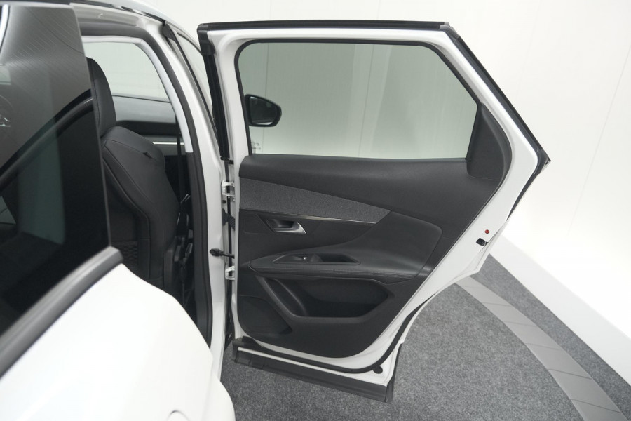 Peugeot 3008 PureTech 130 Allure | Camera | Dodehoekdetectie | Elektronische Kofferklep | Apple Carplay Peugeot 3008 PureTech 130 Allure | Camera | Dodehoekdetectie | Elektronische Kofferklep | Apple Carplay