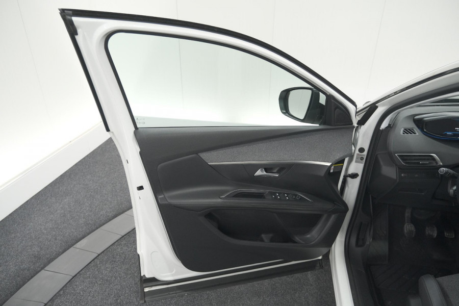 Peugeot 3008 PureTech 130 Allure | Camera | Dodehoekdetectie | Elektronische Kofferklep | Apple Carplay Peugeot 3008 PureTech 130 Allure | Camera | Dodehoekdetectie | Elektronische Kofferklep | Apple Carplay