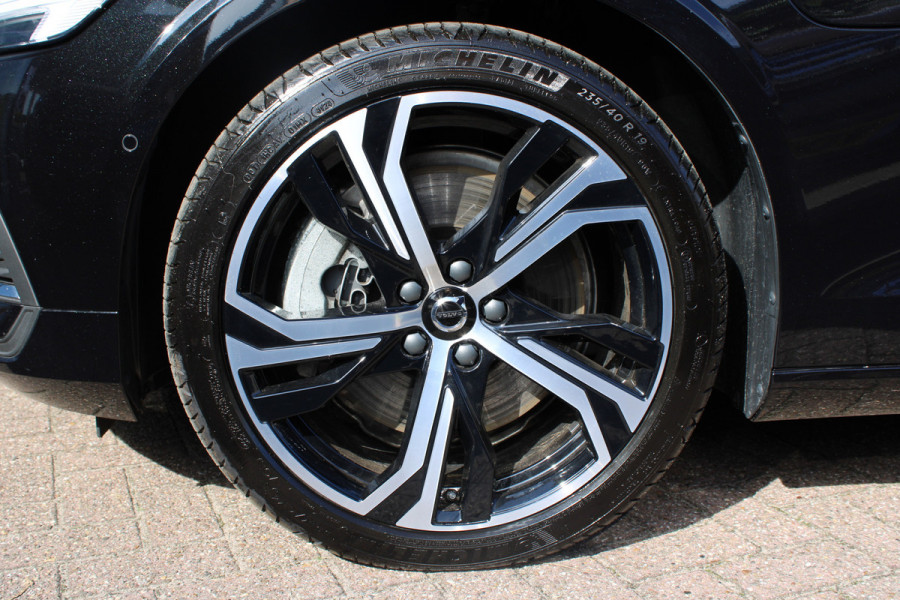 Volvo V60 2.0 T6 Plug-in hybrid AWD Plus Bright | H/K | 360 Camera | Winterpack | Led | Driver assistance