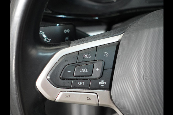 Volkswagen Transporter 2.0 TDI L2 Dubbele Cabine Automaat Airco Cruise control Camera Apple Carplay/Android Auto Volkswagen Transporter 2.0 TDI L2 Dubbele Cabine Automaat Airco Cruise control Camera Apple Carplay/Android Auto