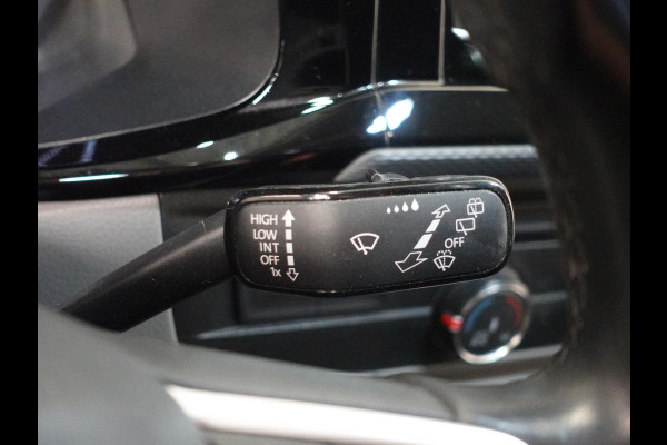 Volkswagen Transporter 2.0 TDI L2 Dubbele Cabine Automaat Airco Cruise control Camera Apple Carplay/Android Auto Volkswagen Transporter 2.0 TDI L2 Dubbele Cabine Automaat Airco Cruise control Camera Apple Carplay/Android Auto