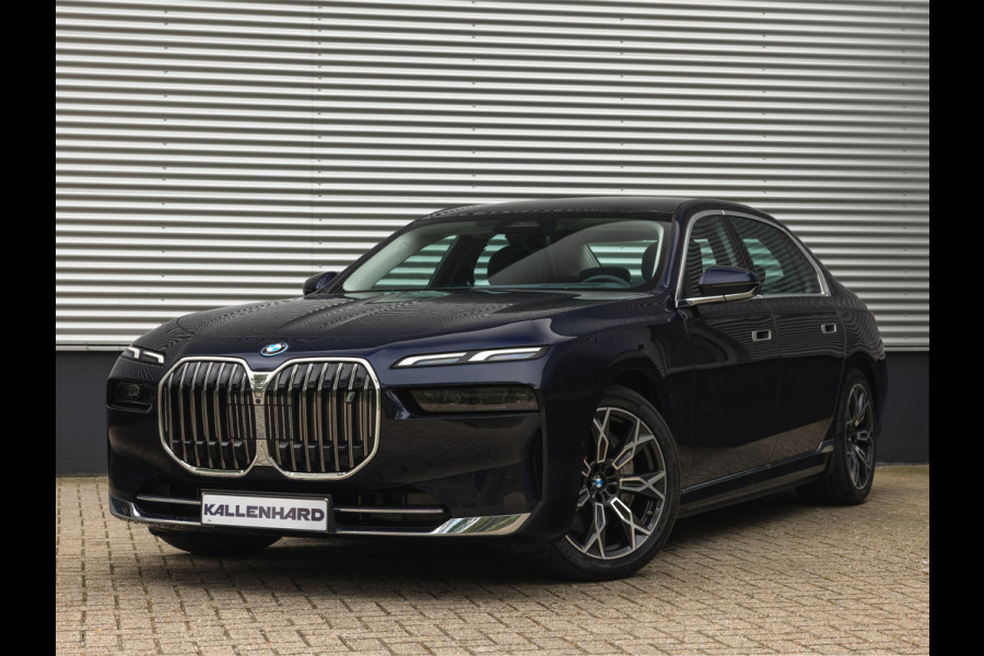 BMW i7 xDrive60 - Stoelverwarming voor + achter - Head-up Display - 106kWh