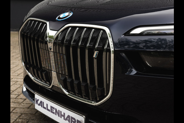 BMW i7 xDrive60 - Stoelverwarming voor + achter - Head-up Display - 106kWh