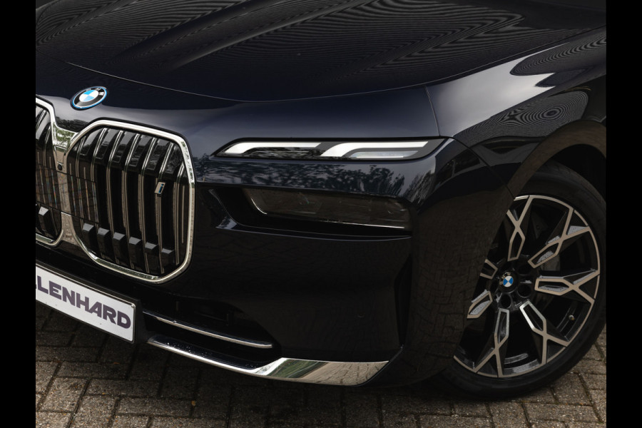 BMW i7 xDrive60 - Stoelverwarming voor + achter - Head-up Display - 106kWh