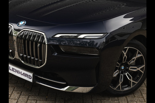 BMW i7 xDrive60 - Stoelverwarming voor + achter - Head-up Display - 106kWh