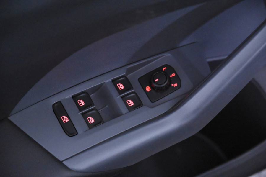 Volkswagen T-Cross 1.0 TSI Life DSG *1ste Eigenaar*Navigatie*Stoelverwarming*