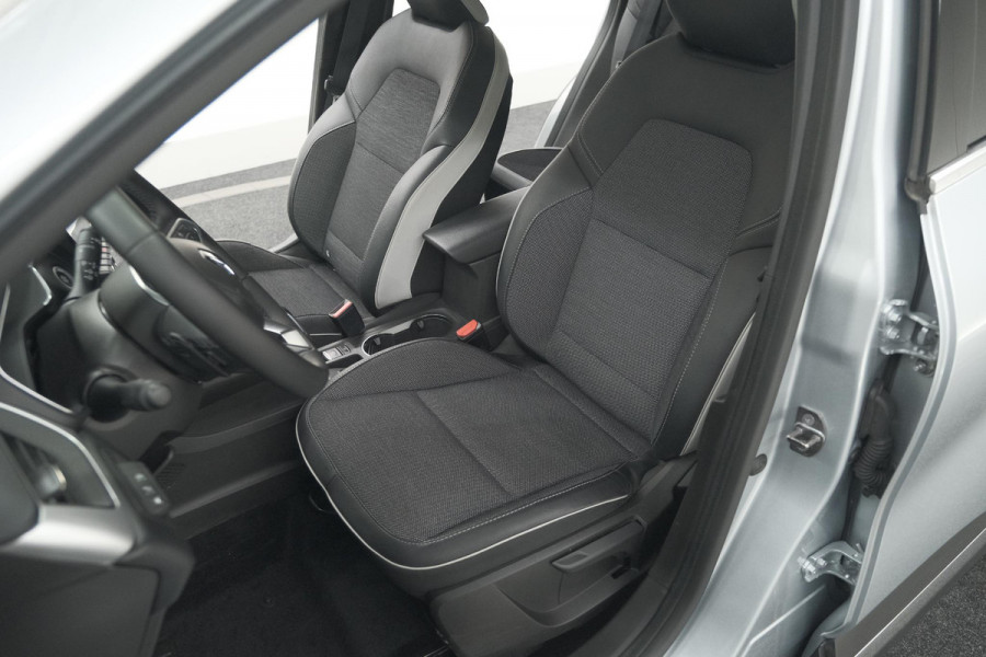 Renault Captur TCe 140 EDC Techno | Camera | 9.3 Inch Groot Scherm | Stoelverwarming | Apple Carplay