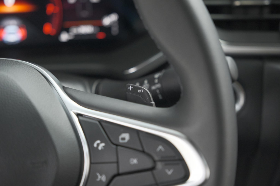 Renault Captur TCe 140 EDC Techno | Camera | 9.3 Inch Groot Scherm | Stoelverwarming | Apple Carplay
