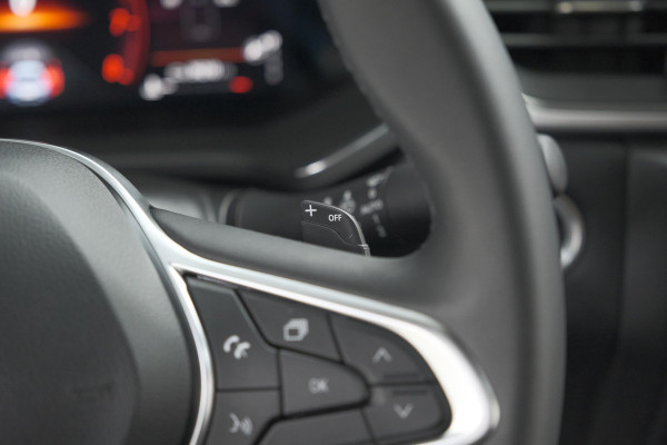 Renault Captur TCe 140 EDC Techno | Camera | 9.3 Inch Groot Scherm | Stoelverwarming | Apple Carplay