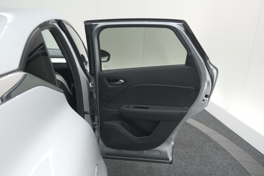 Renault Captur TCe 140 EDC Techno | Camera | 9.3 Inch Groot Scherm | Stoelverwarming | Apple Carplay