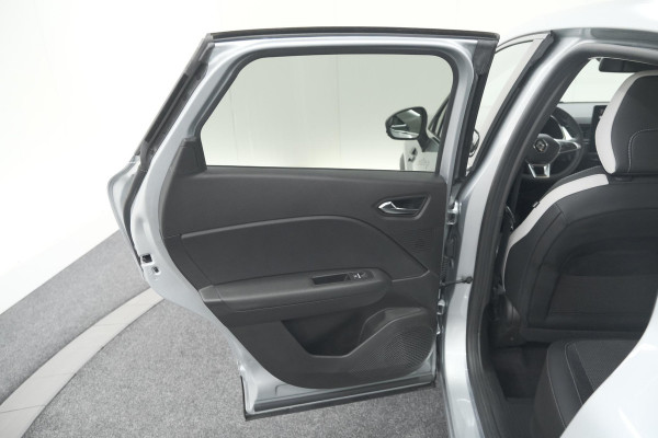 Renault Captur TCe 140 EDC Techno | Camera | 9.3 Inch Groot Scherm | Stoelverwarming | Apple Carplay